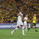 Roberth Arboleda se fue del Monumental con los tres puntos.