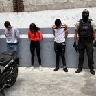 En total, tres personas fueron detenidas para investigaciones tras el robo a una ciudadana, en el norte de Quito.