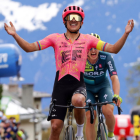 Richard Carapaz vuelve al triunfo en un tour.