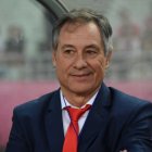 Ariel Holan, es el nuevo entrenador de Barcelona llega a ver el Clásico del Astillero.