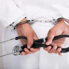 El médico acusado se encuentra con medidas sustitutivas mientras se indaga lo ocurrido durante la cirugía