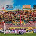 La hinchada del Aucas en Chillogallo.
