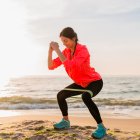 Reduce la intensidad y duración de tu entrenamiento en climas cálidos. No te exijas demasiado y toma descansos frecuentes.