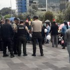 Los familiares de los reos realizaron un plantón para exigir que les den comida.