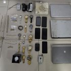 Las evidencias halladas en la caja fuerte.