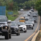 Se habilitaron seis cabinas de peaje para los vehículos que viajaban desde la costa hacia Guayaquil.