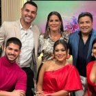 Renier Izquierdo con el equipo de En Contacto y Conny Garcés.