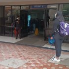 Seis delincuentes ingresaron a Solca y pretendieron llevarse la caja fuerte.