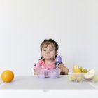 Una alimentación equilibrada y saludable promueve un peso adecuado, mejora el rendimiento físico y mental.