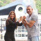 Los cantantes salseros Hansel Caamacho y Francia Elena disfrutaron del calorcito y la gente de Guayaquil.