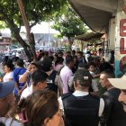 El populacho estaba sorprendido con el suceso, ocurrido a plena luz del día.