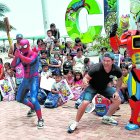 Niños de la comuna Curia beneficiados con implementos para sus clases.