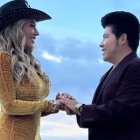 Karla Cueva y Gerardo Morán unieron sus voces para reversionar el tem 'En vida', en versión popular colombiana con una mezcla de carrilero mexicana.