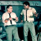 Felipe Peláez feliz en esta imagen con Omar Geles, a quien le debe mucho de su éxito, asegura el vallenatero.