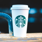 Los locales donde abrirá la cafetería Starbucks.