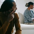 Los amigos con derecho tienden a confundir sus emociones, según especialistas.