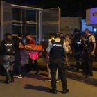 La pareja salió a merendar y al regresar a casa fue atacada. Tres vidas más cobró la violencia.