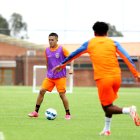 Layan Loor (i) cumple su sueño de niño al ser parte de la Tri. Pasó de sparring a convocado oficial.