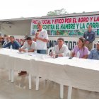 Piden que les condonen las deudas.