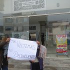 Allegados a los hermanos detenidos, cuestionaron el procedimiento judicial.