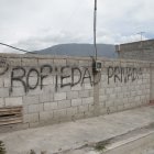 En el lote A36, los vecinos tuvieron que escribir en los cerramientos que se trata de una propiedad privada para evitar ser invadidos.