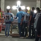 Amigos de Cristhian Cobos, en el velorio