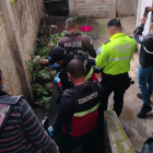 La Policía realizó el levantamiento del cadáver.