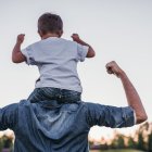 La figura paterna es irremplazable, asegura un experto