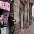 Los dueños de negocios esperaban vender algo antes del cierre total.