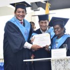 A sus 97 años, Petita recibió este reconocimiento por representar a la cultura afro.