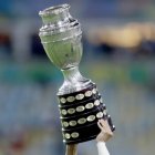 Uruguay y Argentina son los países que más veces levantaron el trofeo (15).