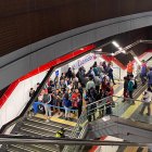 Los ciudadanos esperaron varios minutos incluso para entrar a las estaciones.