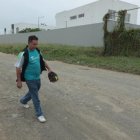 Se inauguró un parque y las calles siguen polvorientas.