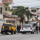 Agentes policiales y familiares del difunto llegaron al lugar al conocer el hecho.