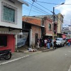 El baleado quedó tendido en la vereda del Segundo Callejón.