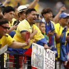Los hinchas ecuatorianos celebraron el triunfo ante Jamaica.