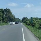 Un conductor grabó el momento en que un hombre fue bajado de un vehículo.