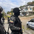 Elementos de la Policía acudieron a la escena del crimen de alias Chorry.