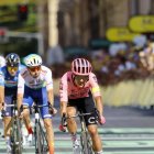 Richard Carapaz en la etapa 2 del Tour de Francia 2024.