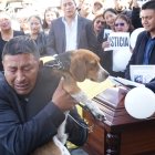 Los restos de la oficial de las Fuerzas Armadas recorrieron las calles del barrio que la vio crecer, Santo Thomas, en el sur de la capital.