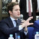 Esteban Torres, viceministro de Gobierno, durante reunión con transportistas.