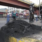 En el sur de Quito, la gente cerró parte de la avenida Mariscal Sucre.