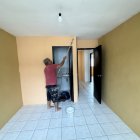 Es importante limpiar las paredes antes de aplicar el sellador.