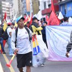 Los comerciantes sacan ventaja de la marcha por el paro nacional.