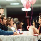 Se pueden conocer a varias personas en una sola sesión.