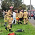 Los organismos de socorro atendieron a una mujer que se habría prendido fuego y lanzado al río.