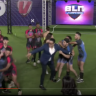 Momento en el que los competidores se iban a pelear.