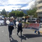 Con pancartas  y globos hicieron la marcha en la capital de Chimborazo.