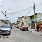 En esta zona del Guasmo se 'bajaron' a dos sujetos mientras jugaban naipes.