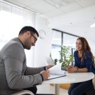 Busca mantener un equilibrio entre todas tus fortalezas, para que esto realmente te diferencie frente a otro candidato.